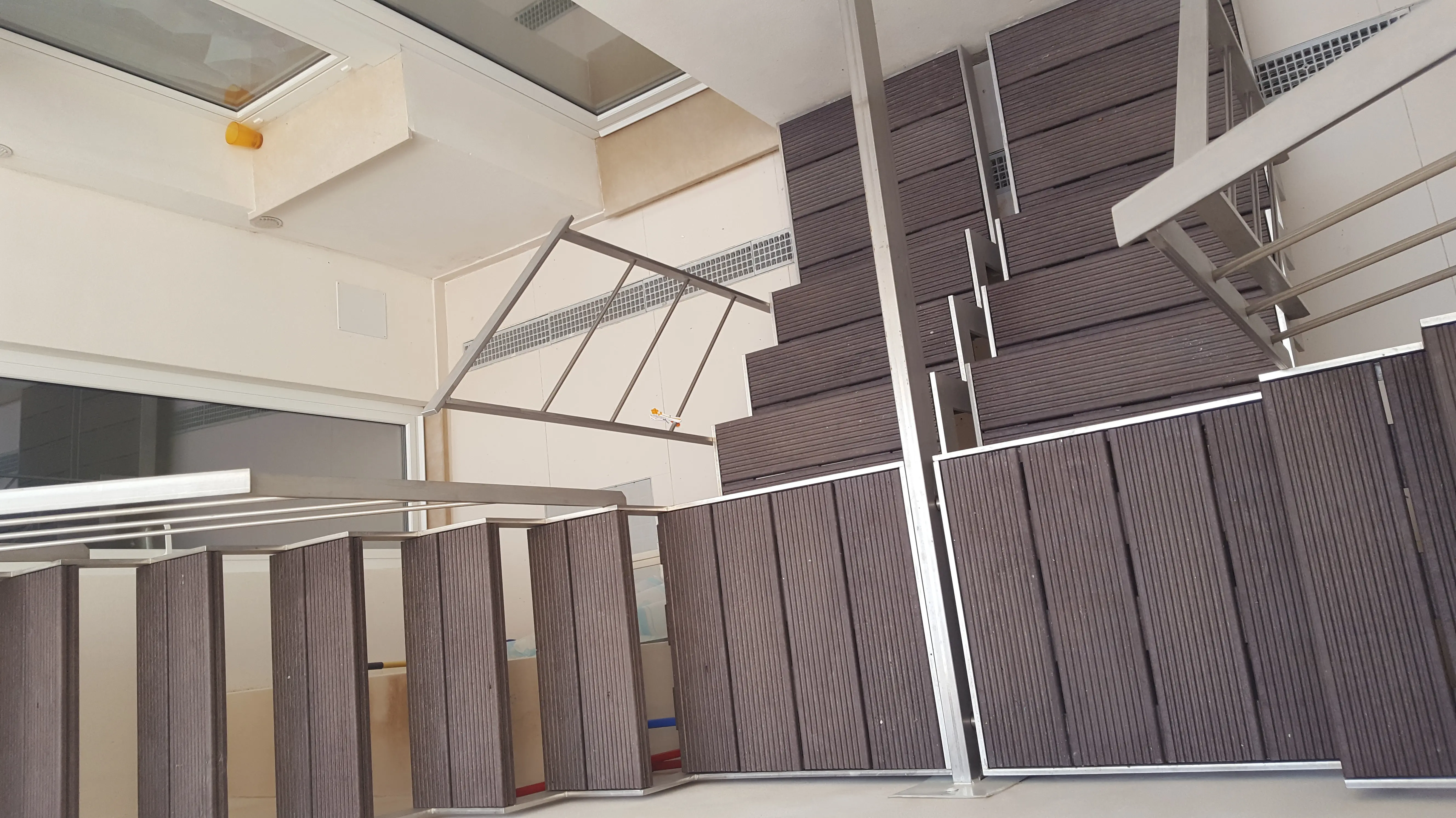 Scala bifamigliare inox con gradini in pvc