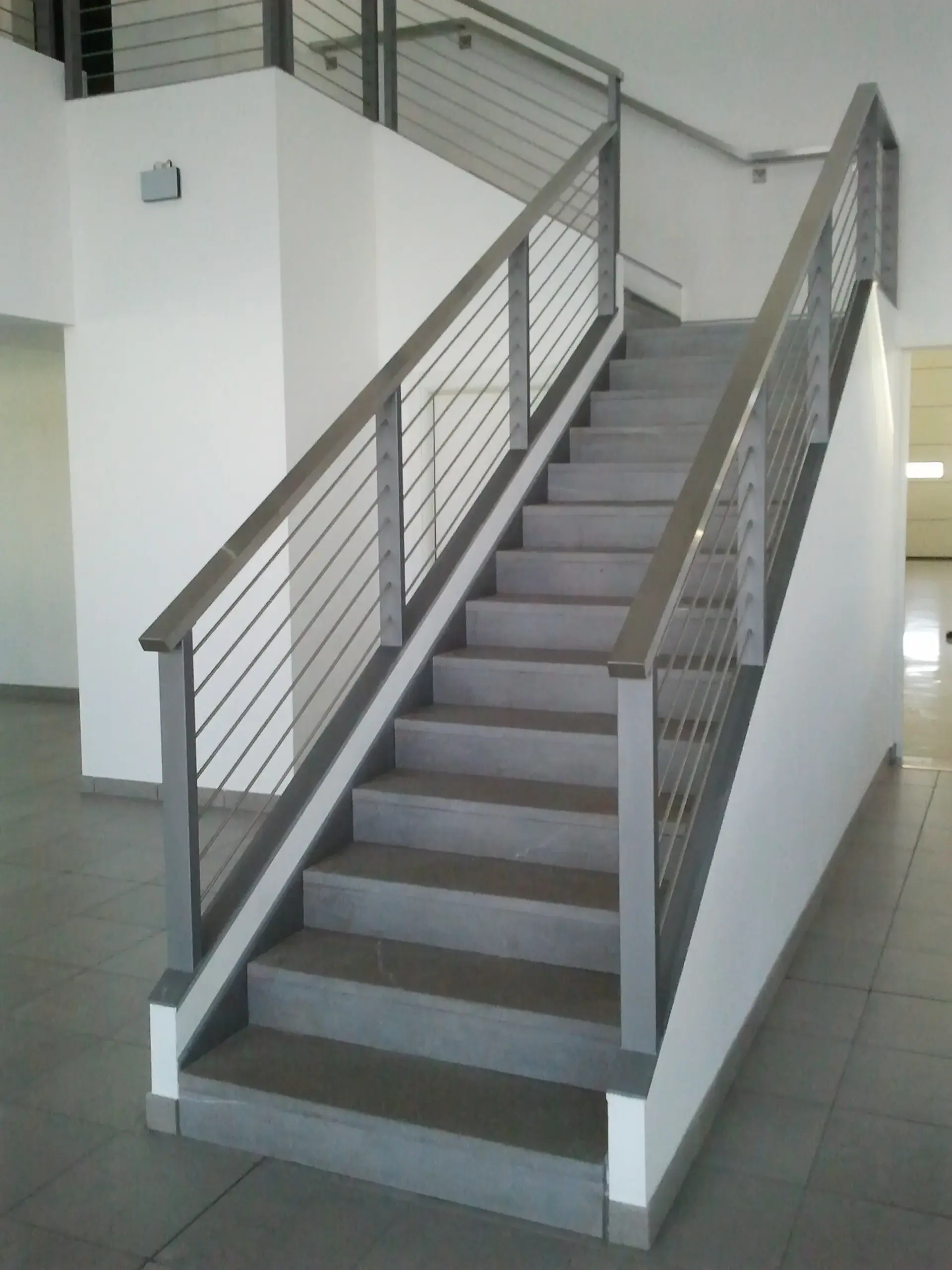 Parapetto in inox show room