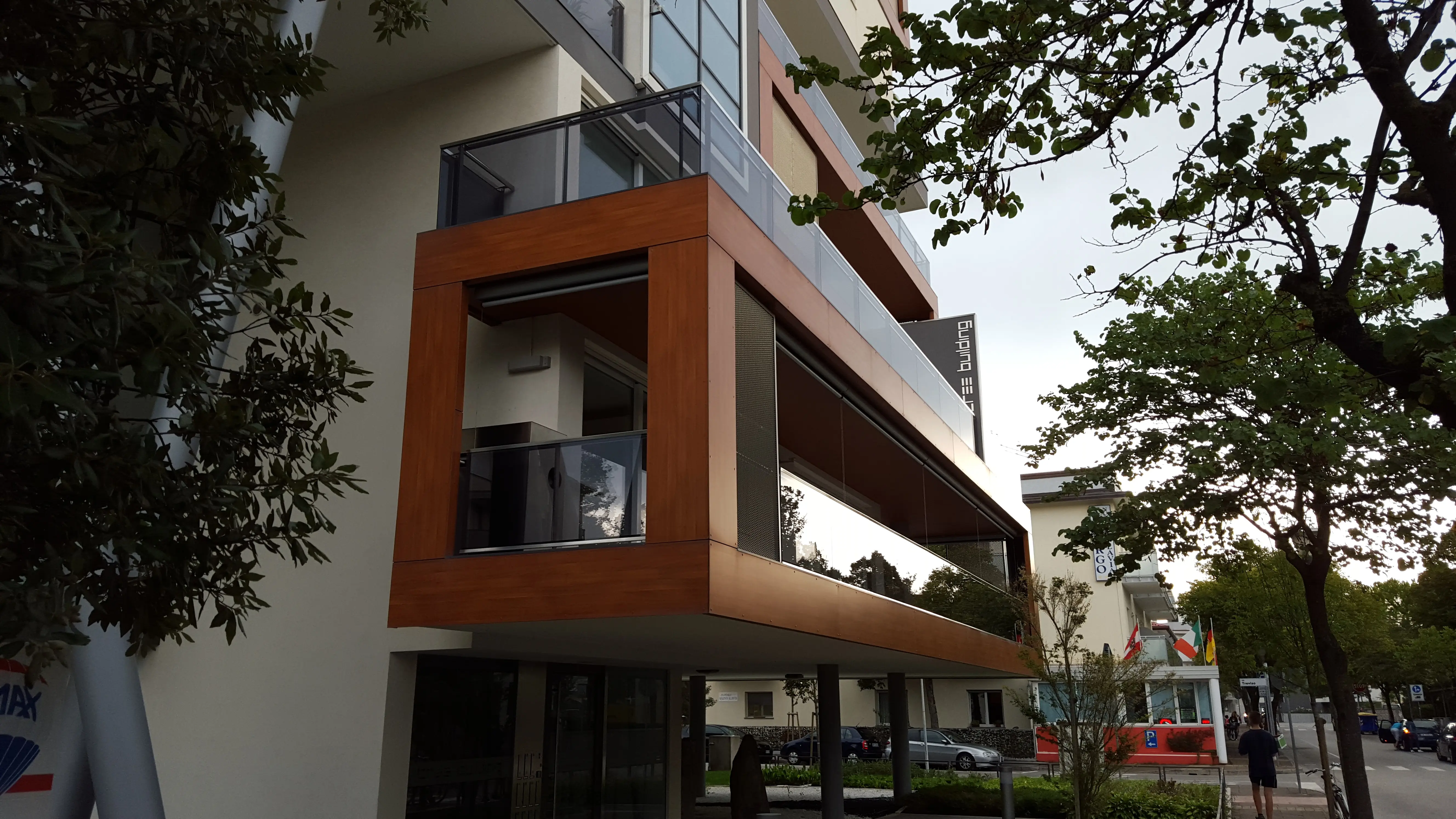 Parapetti in vetro con corrimano rettangolo inox